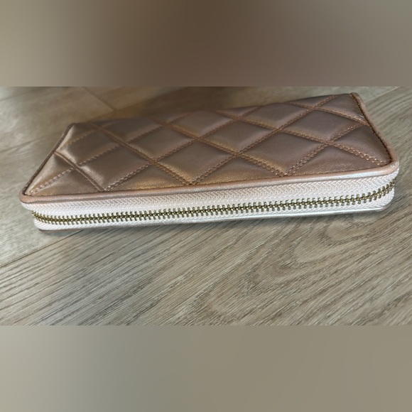 Tory Burch Wallet - Picture 5 of 11